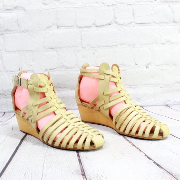 Latigo Smile Yellow Leather Cage Casual Huarache Wedge Sandal Size 7 M - Picture 3 of 9